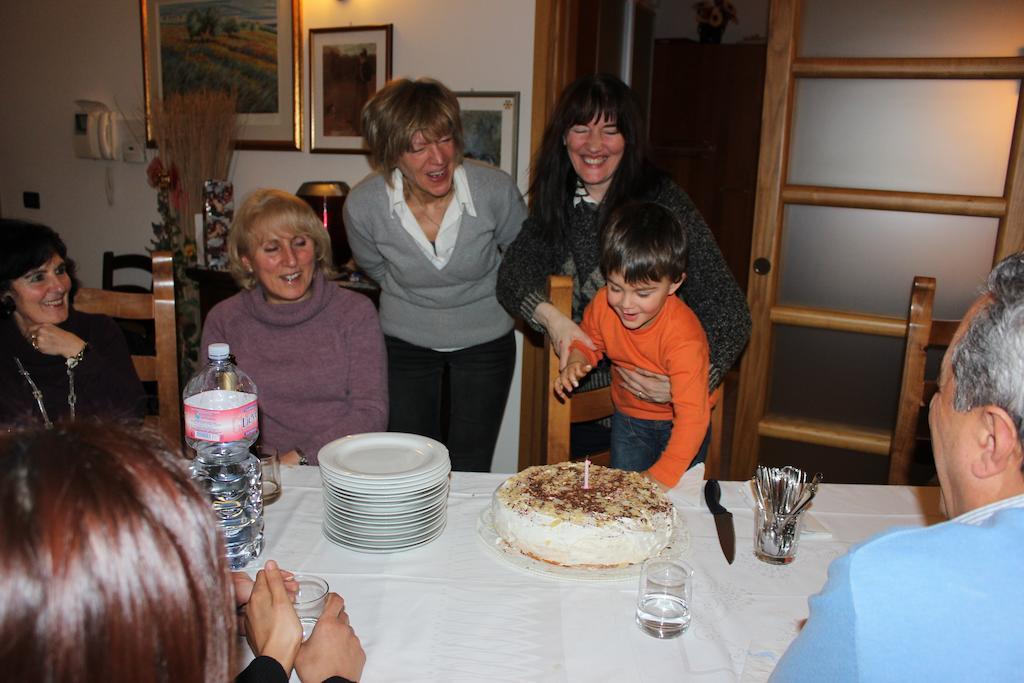 Albergo Ristorante Montecucco Da Tobia Sigillo Buitenkant foto