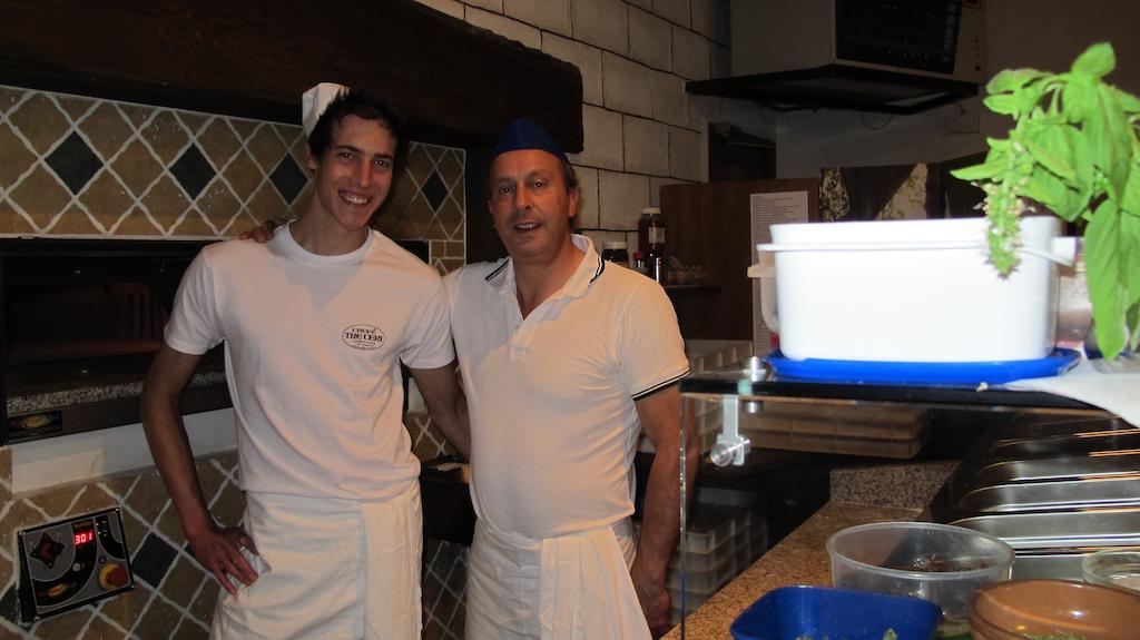 Albergo Ristorante Montecucco Da Tobia Sigillo Buitenkant foto